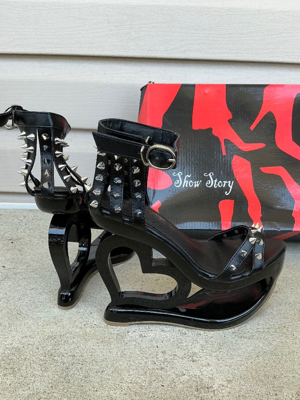 Show Story Heels